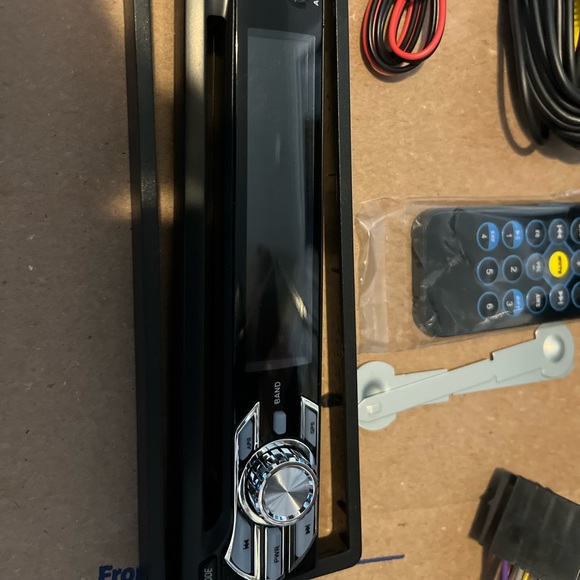 Multimedia Car Audio System - Picture 4 of 4